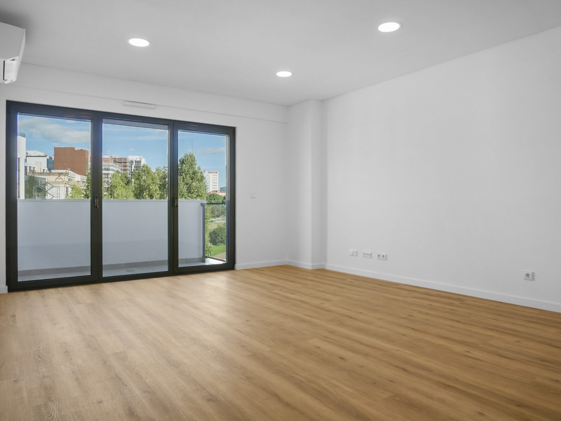 Sala (3) — 2º B, T2 — frente B, Campolide INN