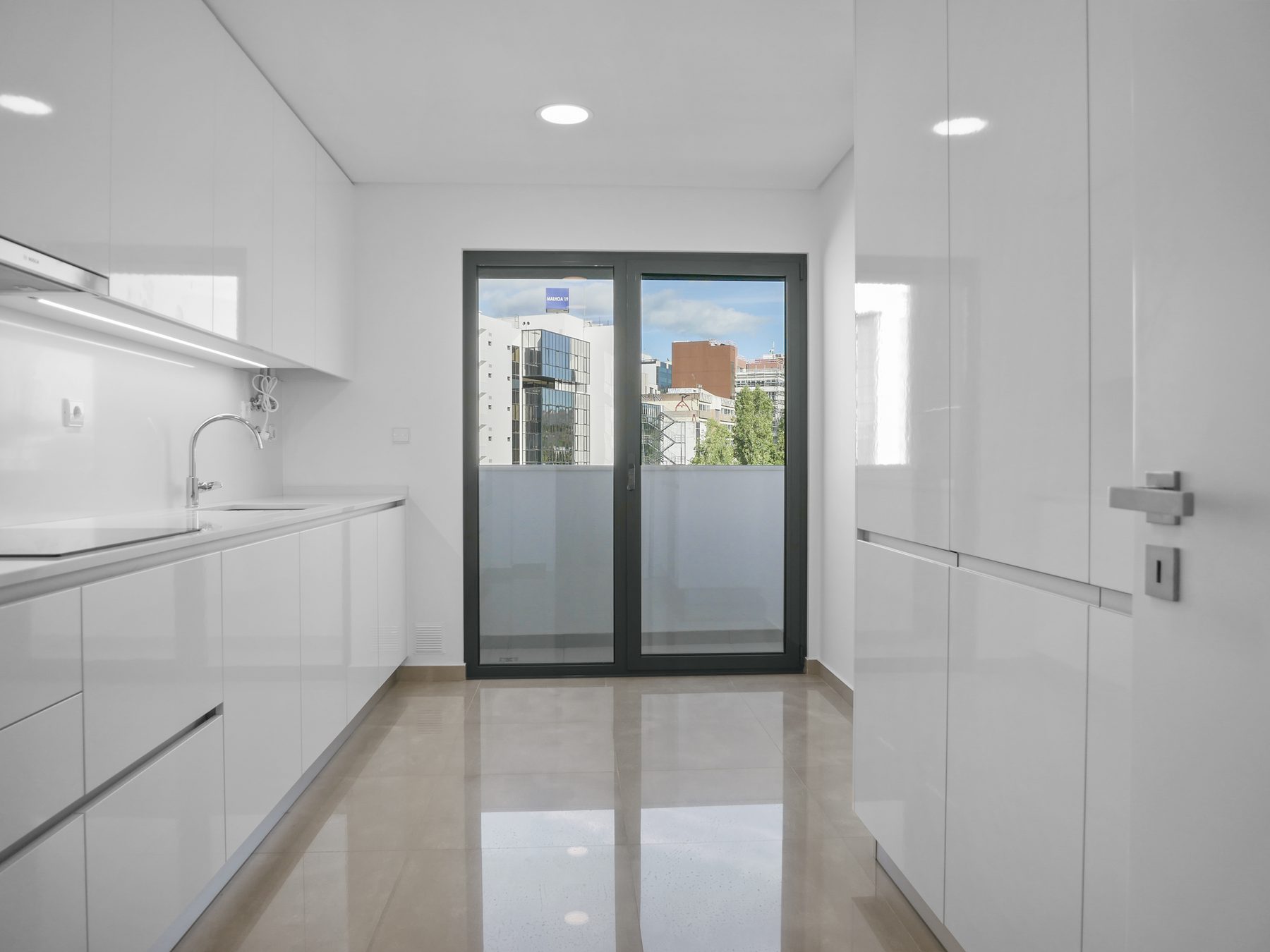 Cozinha (2) — 2º B, T2 — frente B, Campolide INN