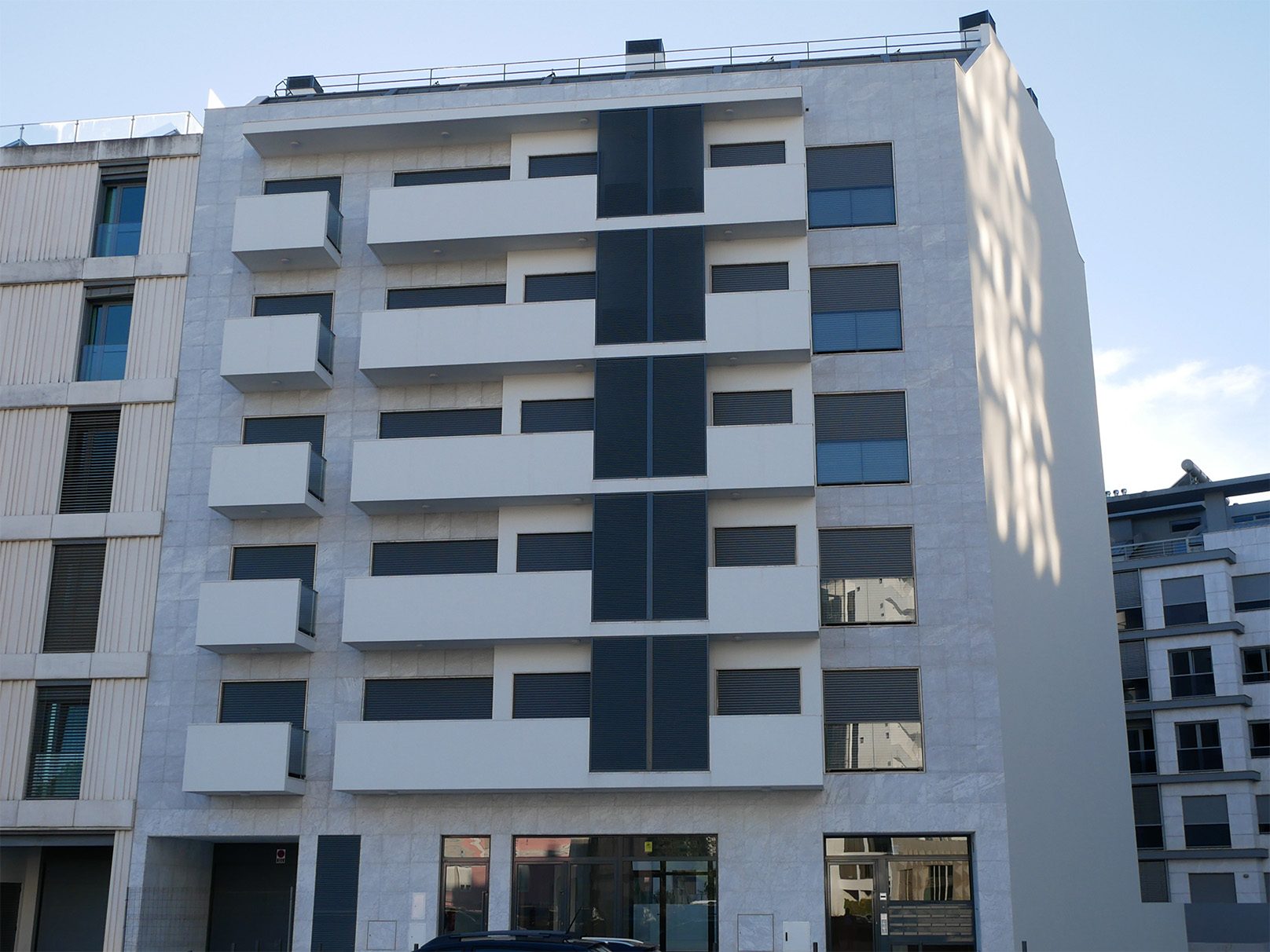 Fachada do edifício Campolide INN, na Rua de Campolide 368, em Lisboa