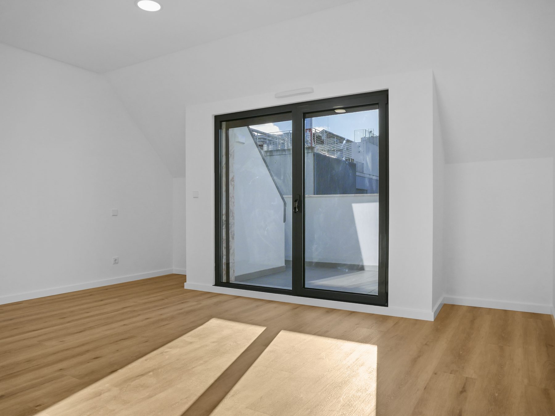 Suite — Cobertura, T3 Cobertura, Campolide INN